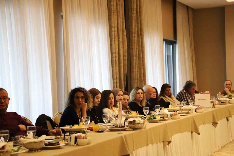 Aile Hekimlerinin Tüm Merak Ettikleri Eğitim Panelinde Konuşuldu