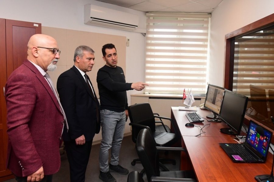 Rektör Adıgüzel Engelliler Araştırma Enstitüsü’nü Ziyaret Etti