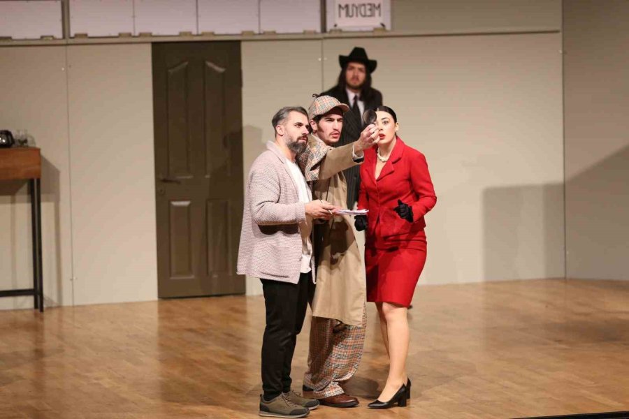 Kepez’de Komedi Oyunu İzleyicilere Keyifli Anlar Yaşattı