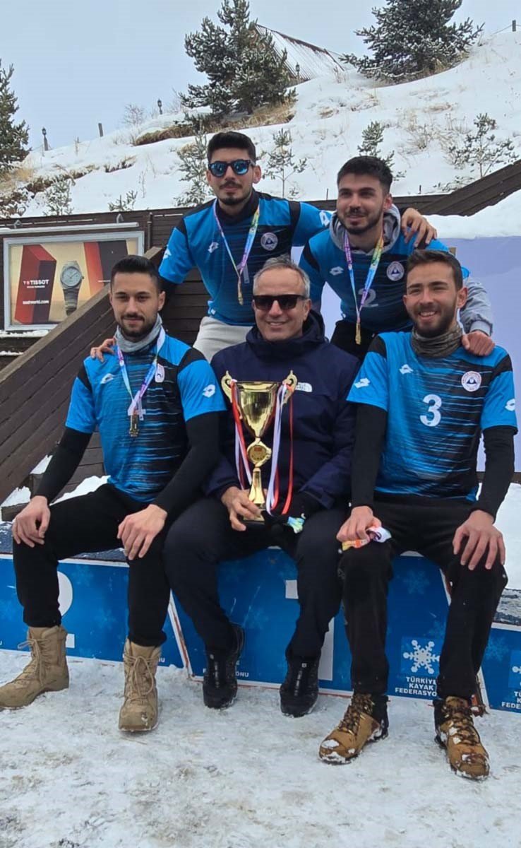 Erü, Kar Voleybolu Türkiye Şampiyonu Oldu