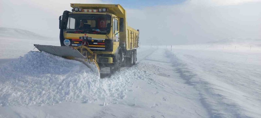 Kayseri’de Kapanan 61 Yol Ulaşıma Açıldı