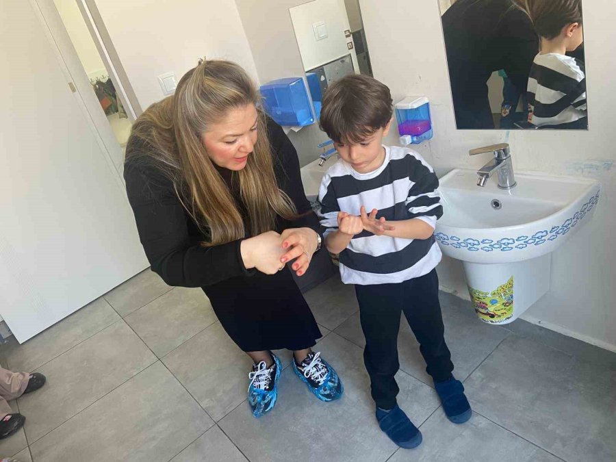 Odunpazarı Belediyesi Ve Acıbadem’den Miniklere Enfeksiyon Eğitimi