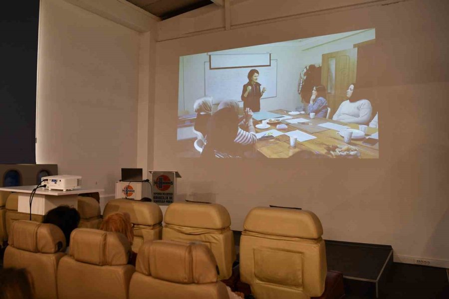 Kadınlar Mahallelerini Kısa Film İle Anlattı