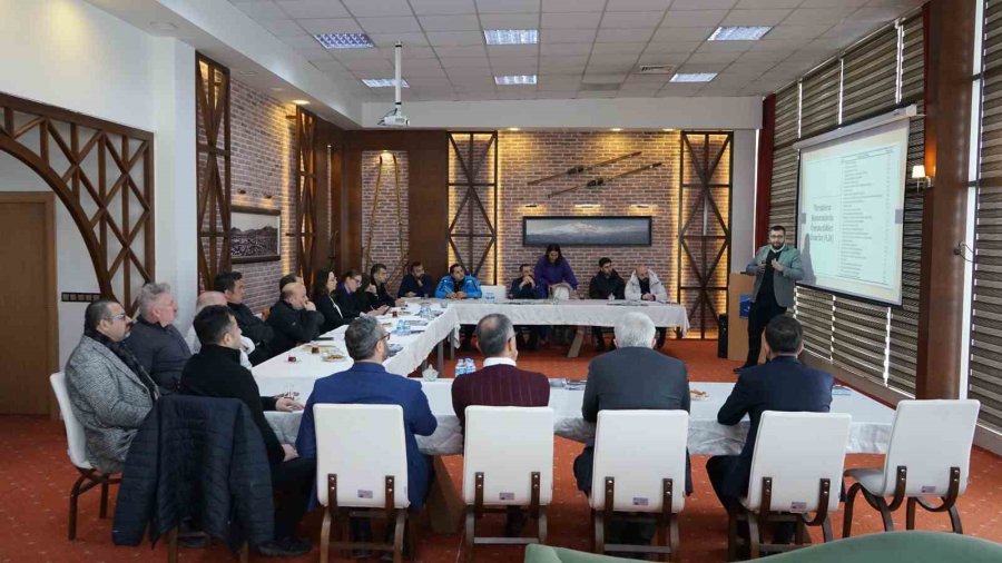 Kayseri Kent Konseyi’nden Erciyes’in Zirvesinde ‘gastronomi’ Toplantısı