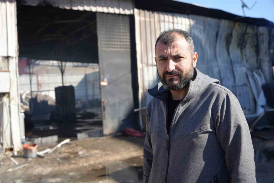 Alevler Depoyu Küle Çevirdi, Milyonlarca Liralık Maddi Hasar Oluştu