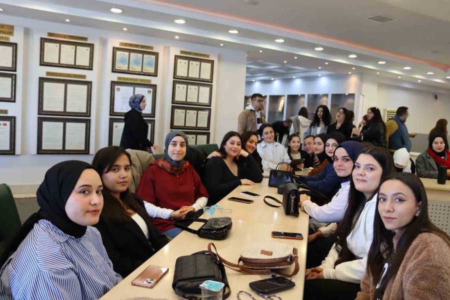 Alanya’da Gençler Çevre Atölyesinde Buluştu