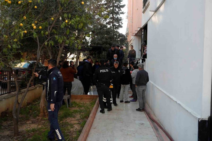 Bodrum Katta Çıkan Yangın Apartman Sakinlerine Panik Yaşattı