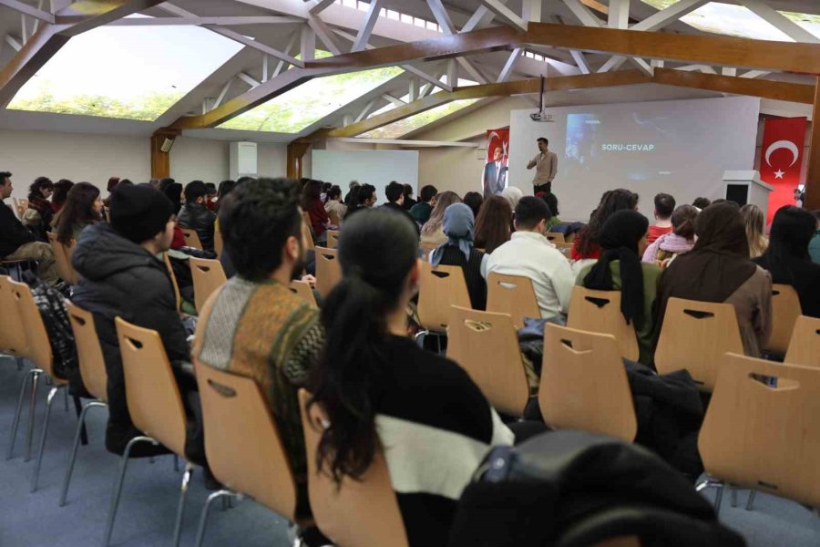 Mimarlık Öğrencileri Atölyede Buluştu