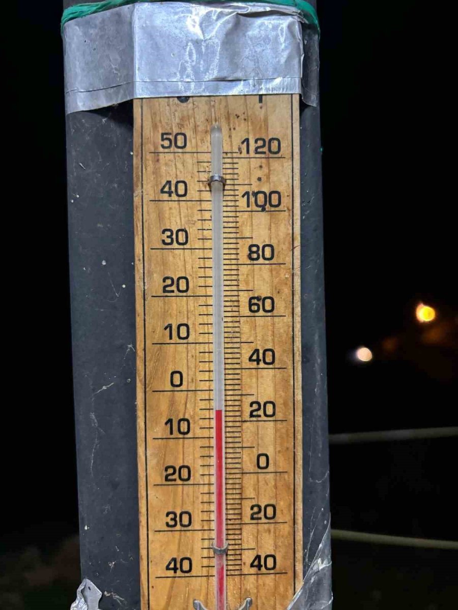 Gazipaşa’da Dondurucu Soğukta Zirai Don Nöbeti