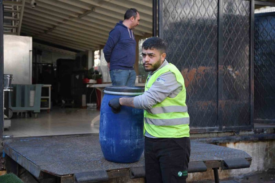 Konyaaltı’nda Atık Yağlar Geri Dönüşüm İçin Toplanıyor