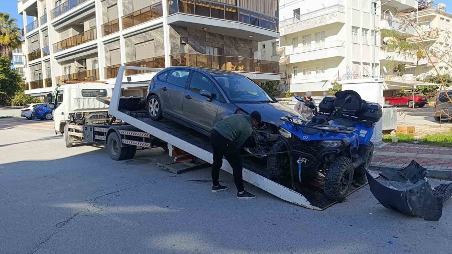 16 Yaşındaki Sürücünün Kullandığı Atv Otomobille Çarpıştı: 2 Yaralı