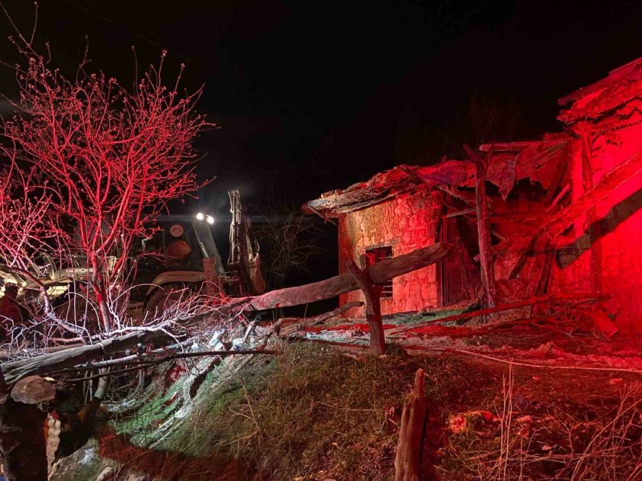 Mersin’de Ev Yangını: 1 Ölü