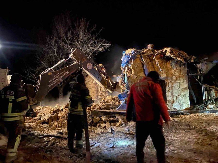 Mersin’de Ev Yangını: 1 Ölü