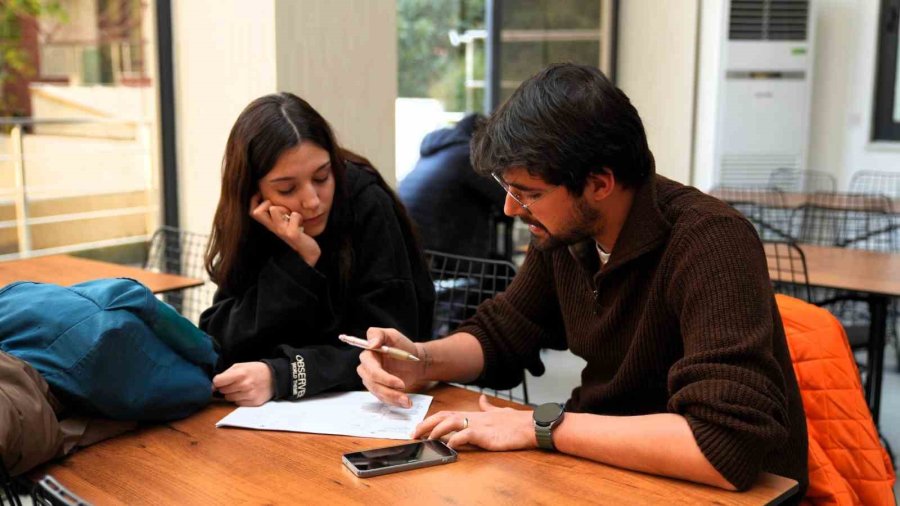 Alanya’da 694 Öğrenciye Ücretsiz Eğitim