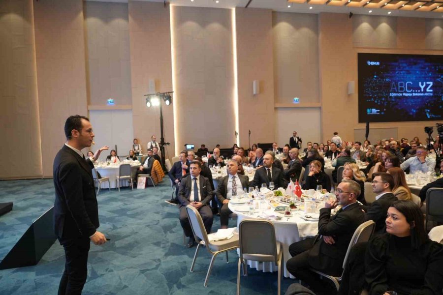 "eğitimde Yapay Zekânın Abc’si" Konferanslarının Üçüncüsü Antalya’da Gerçekleştirdi