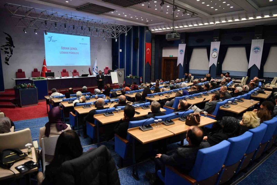 Kayseri Büyükşehir’den Muhtarlara Eğitim Semineri