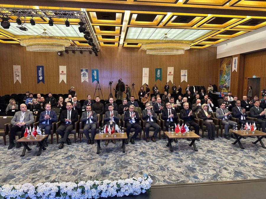 Kayseri’de Summit Erciyes Geleceğe Yatırım Yapanlar Zirvesi Düzenlendi