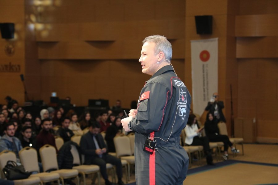 Alper Gezeravcı: "ay Yüzeyine İniş Yapan 6’ncı Ülke Olmayı Hedefliyoruz"