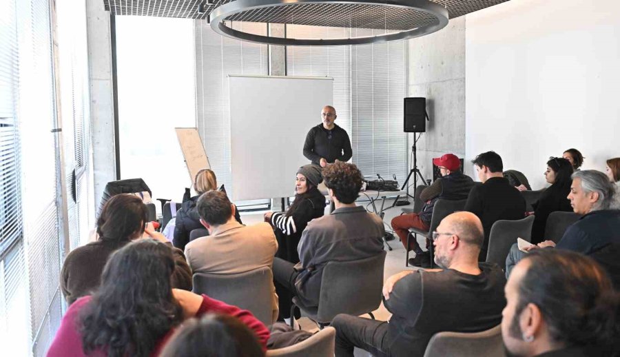 Muratpaşa’da Podcast Meraklıları Bir Araya Geldi