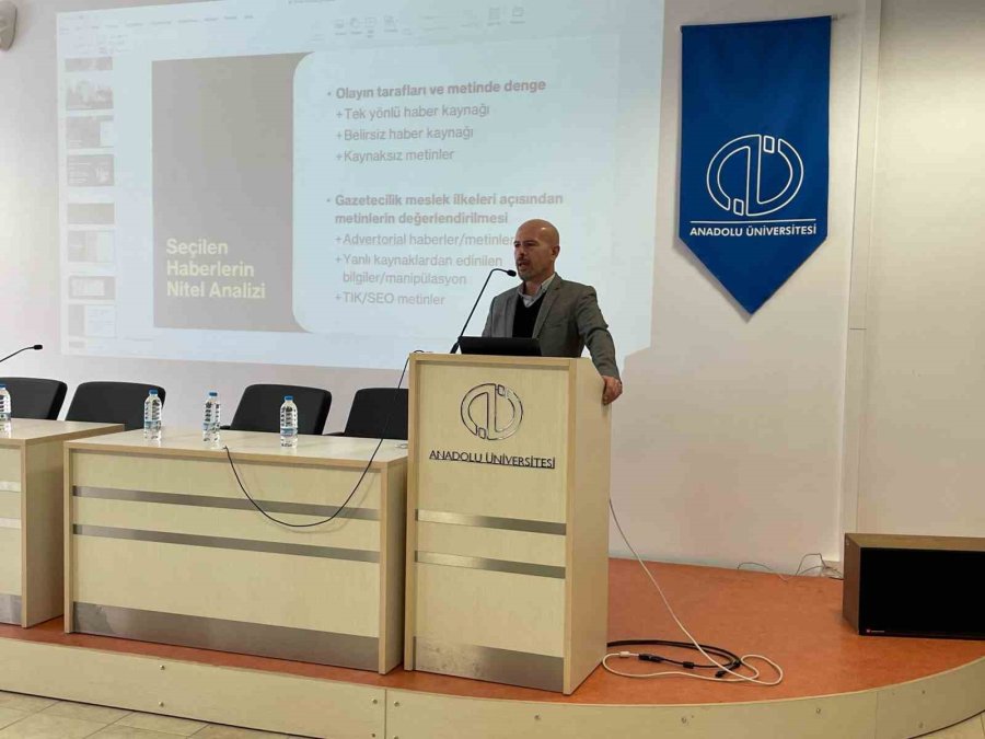 Anadolu Üniversitesi’nde ’eğitim Haberciliği’ Paneli