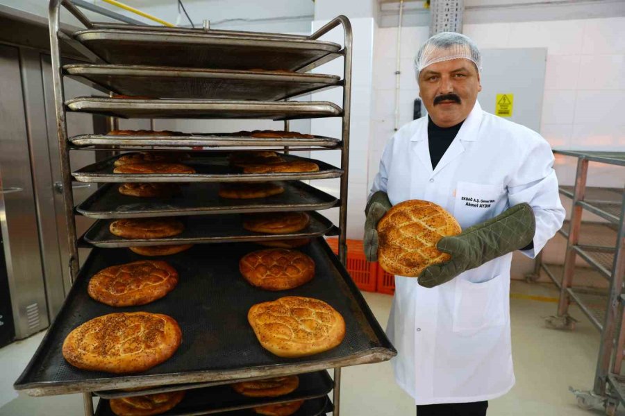 Büyükşehir Halk Ekmek Büfelerinde Ramazan Pidesi 15 Tl