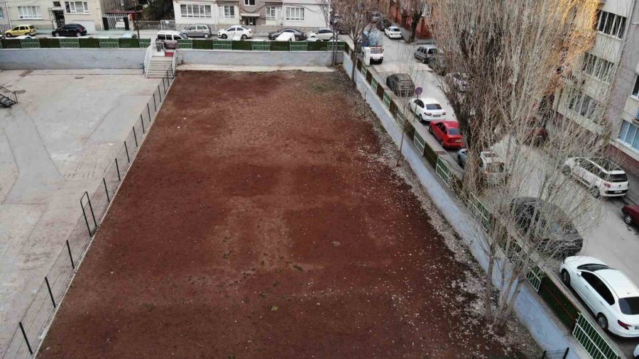 20 Bin Nüfuslu Mahallenin 6 Yıl Önce Yıkılan Anaokulu İnşa Edilmeyi Bekliyor