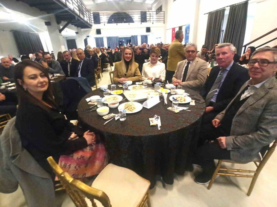 Eskişehir’deki Sivrihisarlılar Geleneksel ‘arabaşı’ Etkinliğinde Buluştu