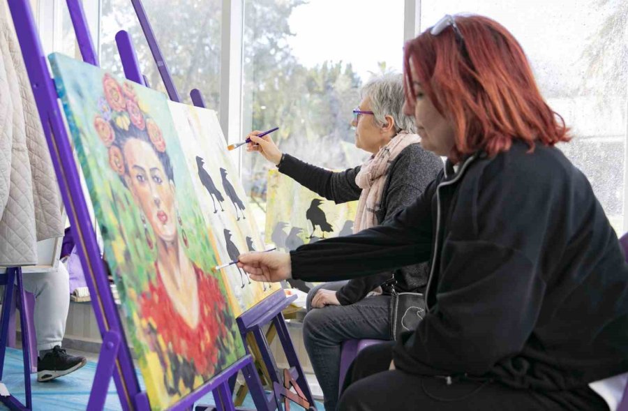 Mersin’de ’kadına Dair’ Temasıyla Resim Sergisi Düzenlendi