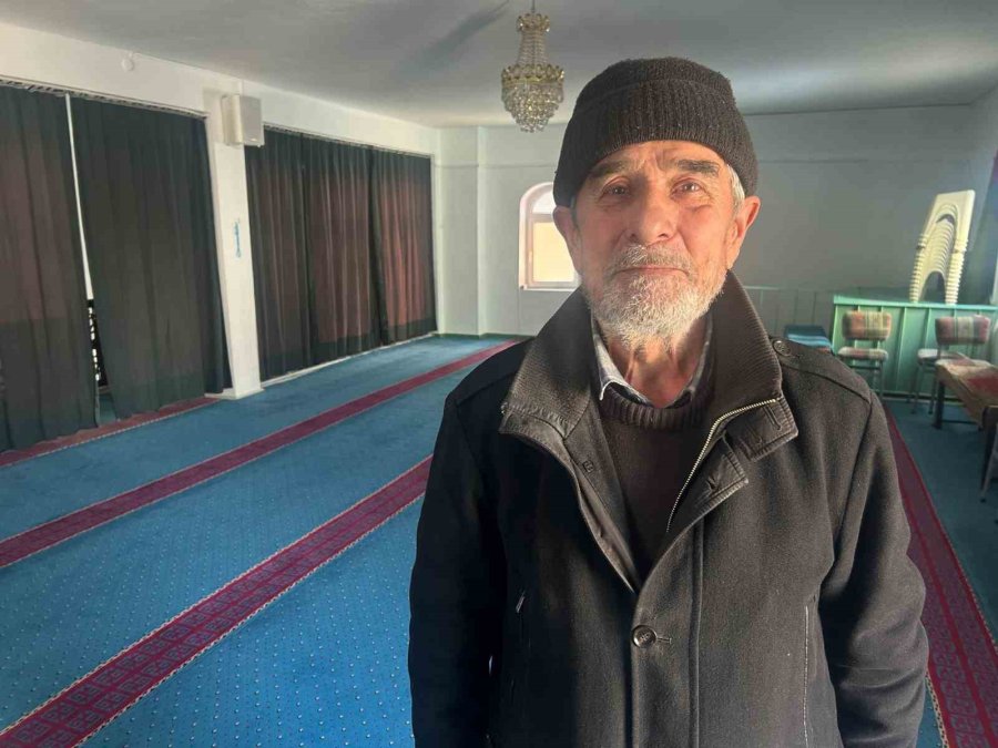 Camide İlginç Hırsızlık