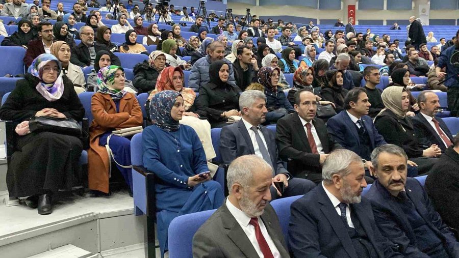 Diyanet İşleri Başkanı Erbaş Konya’da Öğrencilerle Buluştu