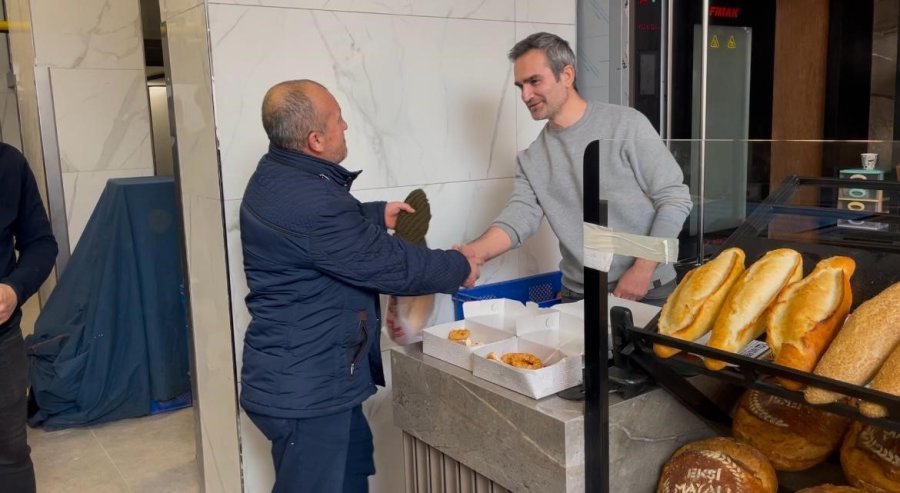 Mahalle Sakinlerine 40 Yıllık Fırından Anlamlı Jest