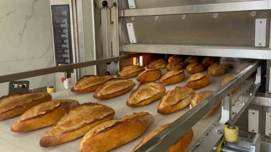 Mahalle Sakinlerine 40 Yıllık Fırından Anlamlı Jest