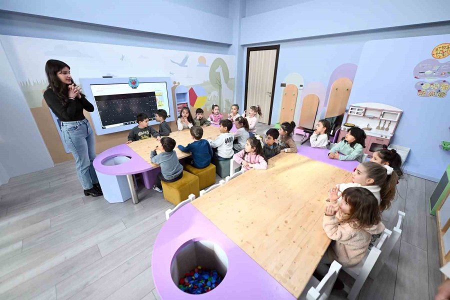 Çocuklar, Eğlenerek Öğreniyor