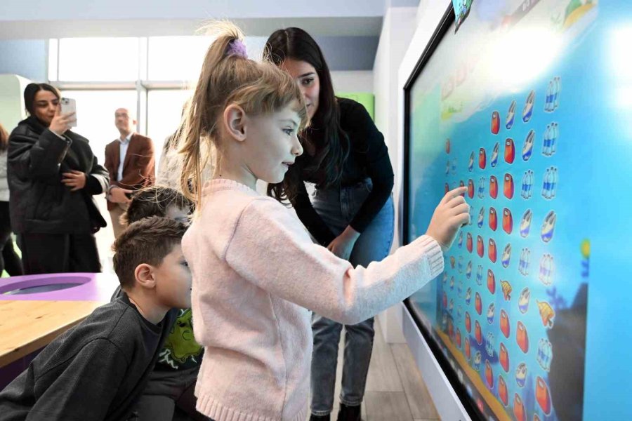 Çocuklar, Eğlenerek Öğreniyor