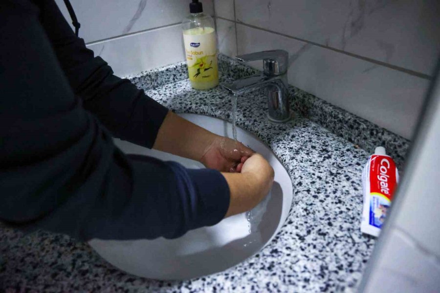 Büyükşehir’den Öğrencilere "can Suyu", 5 Ton Ücretsiz Su Yardımı 10 Tona Çıktı