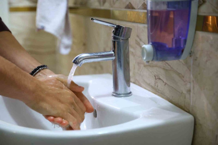 Büyükşehir’den Öğrencilere "can Suyu", 5 Ton Ücretsiz Su Yardımı 10 Tona Çıktı