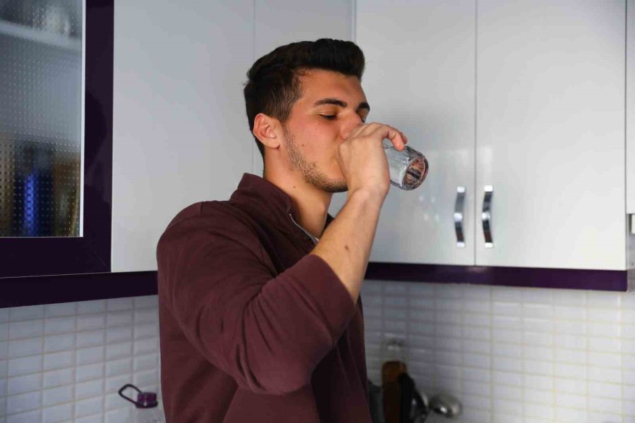 Büyükşehir’den Öğrencilere "can Suyu", 5 Ton Ücretsiz Su Yardımı 10 Tona Çıktı