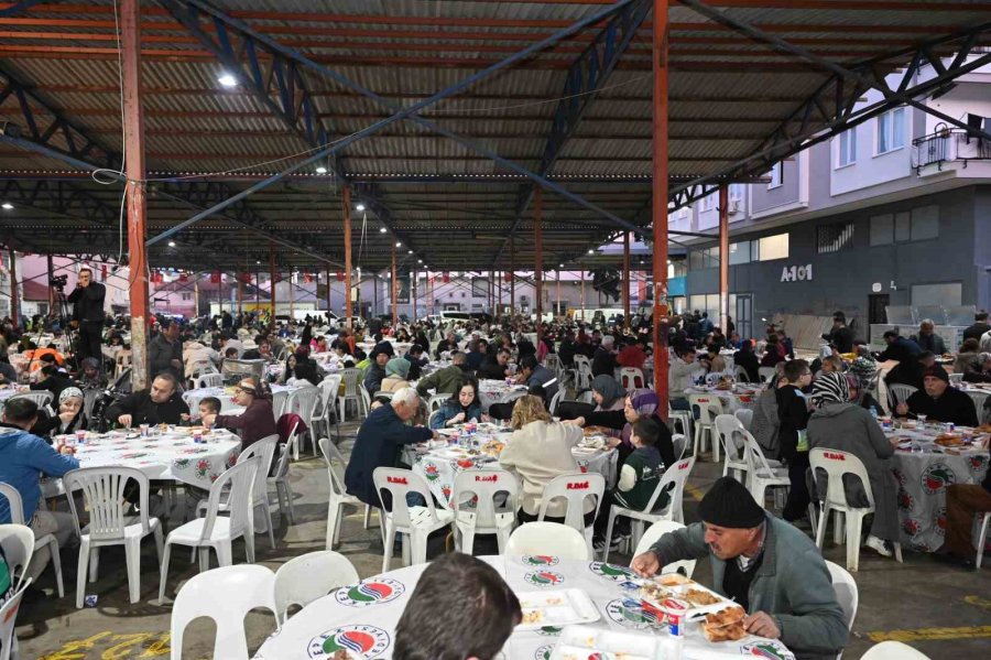 Kepez’in İlk İftarı Teomanpaşa Mahallesi’nde Yapıldı