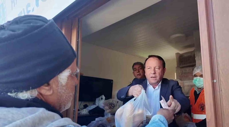 Mersin’de Halk Ekmek Büfesinde Ramazan Ayı Boyunca Ekmek 2.5 Lira