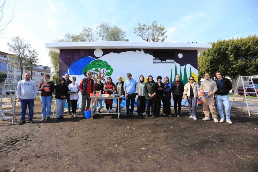 Kepez’de 8 Mart’a Özel Duvar Resmi