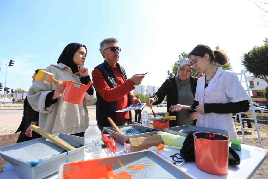 Kepez’de 8 Mart’a Özel Duvar Resmi