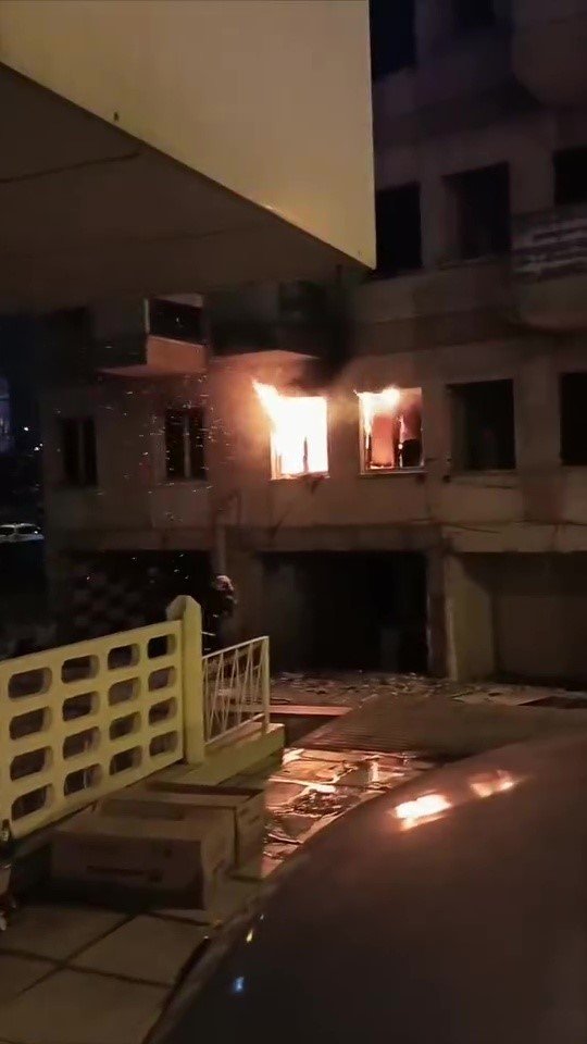 Antalya’da Metruk Binada Yangın