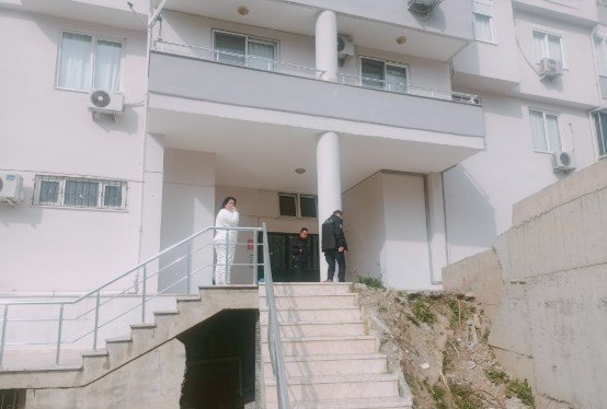 Alanya’da 4. Kattan Düşen Kadın Ağır Yaralandı