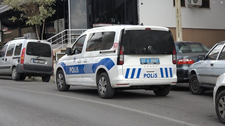 Alanya’da 4. Kattan Düşen Kadın Ağır Yaralandı