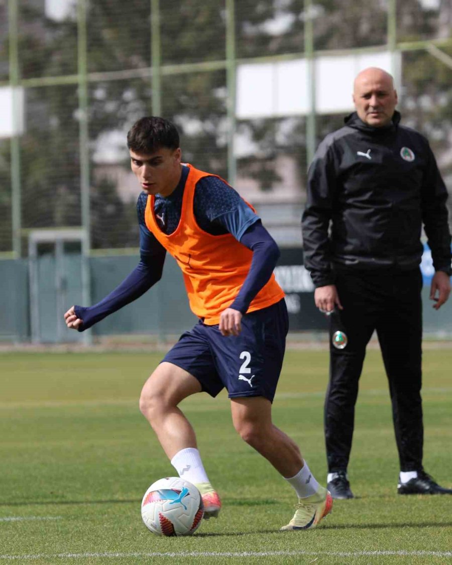 Alanyaspor’da Galatasaray Mesaisi Başladı