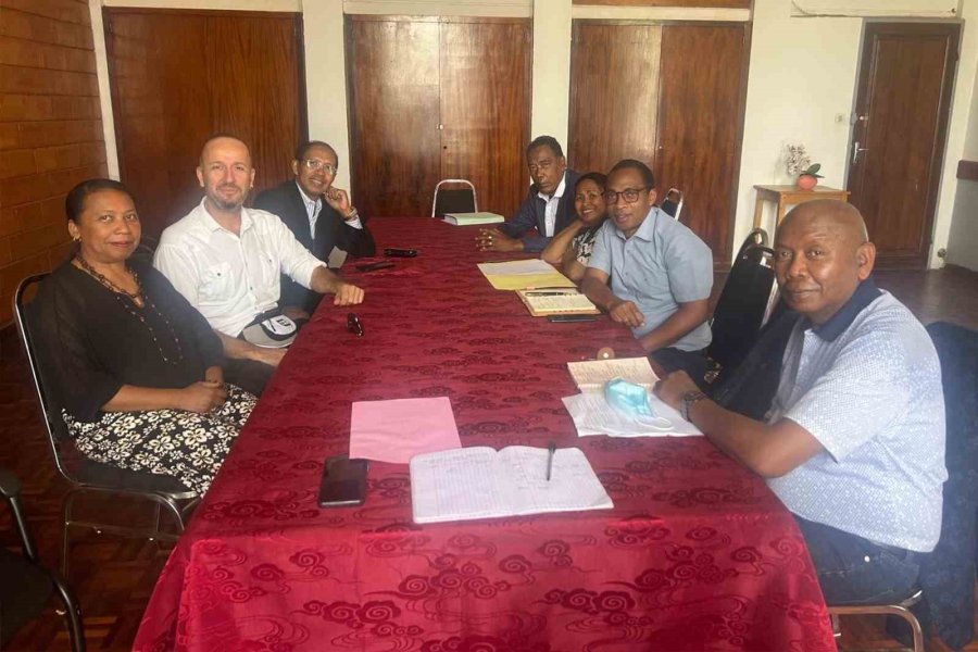 Alkü’lü Akademisyenler, Afrika’da