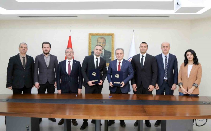 Erü’nün 800 Yataklı Yeni Hastane Binasının Proje Sözleşmesi İmzalandı