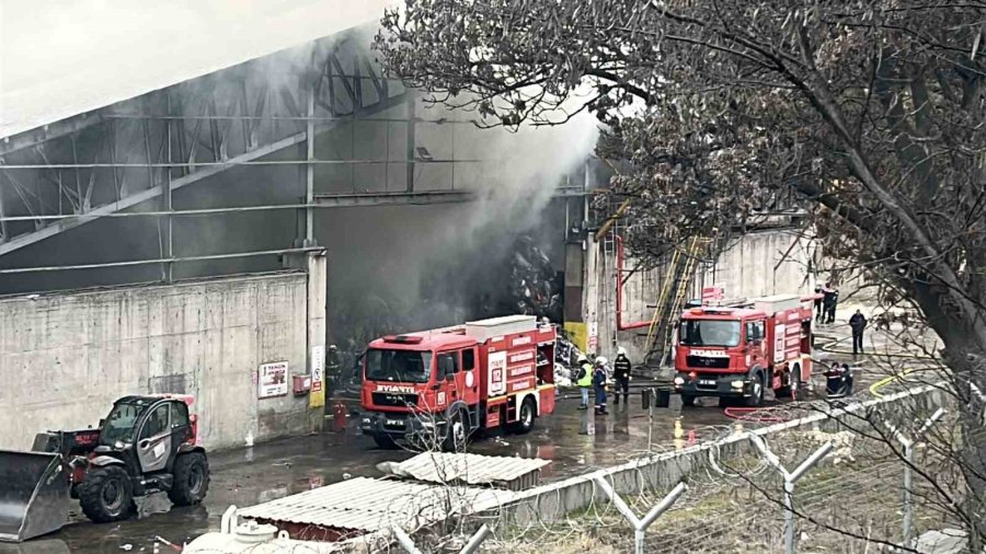 Çimsa’nın Deposunda Yangın