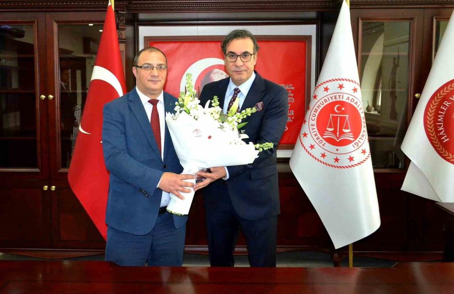 Antalya Adliyesi’nde Devir Teslim