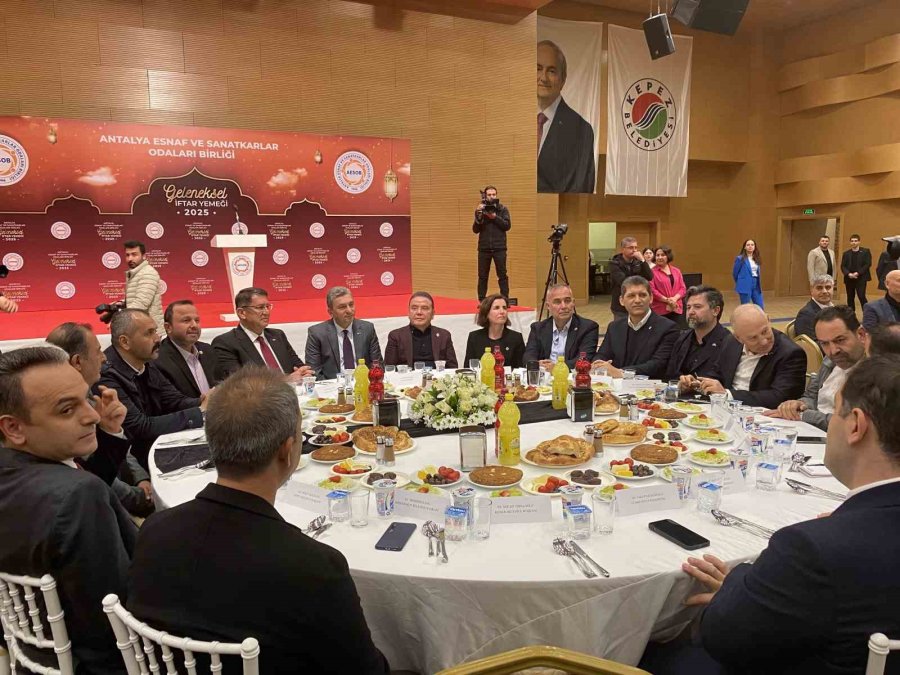 Aesob’un Geleneksel İftar Programı Yoğun Katılımla Gerçekleşti